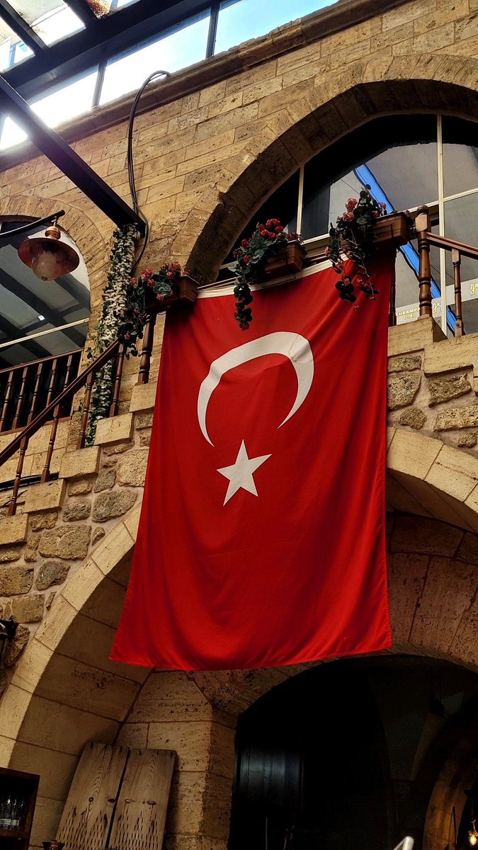 Seninle övünürüm, senin gölgende hürüm!
🇹🇷❤️🇹🇷