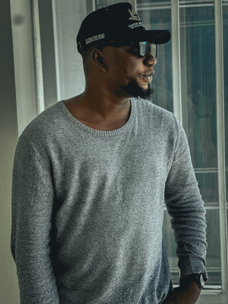 callmeumk's tweet image. Every building starts with a vision. It’s not just about the walls but the lives we help shape. Each step brings us closer to creating spaces where dreams come true. #BuildingDreams #CreatingSpaces #RealEstateJourney #LandsAndLease #VisionToReality