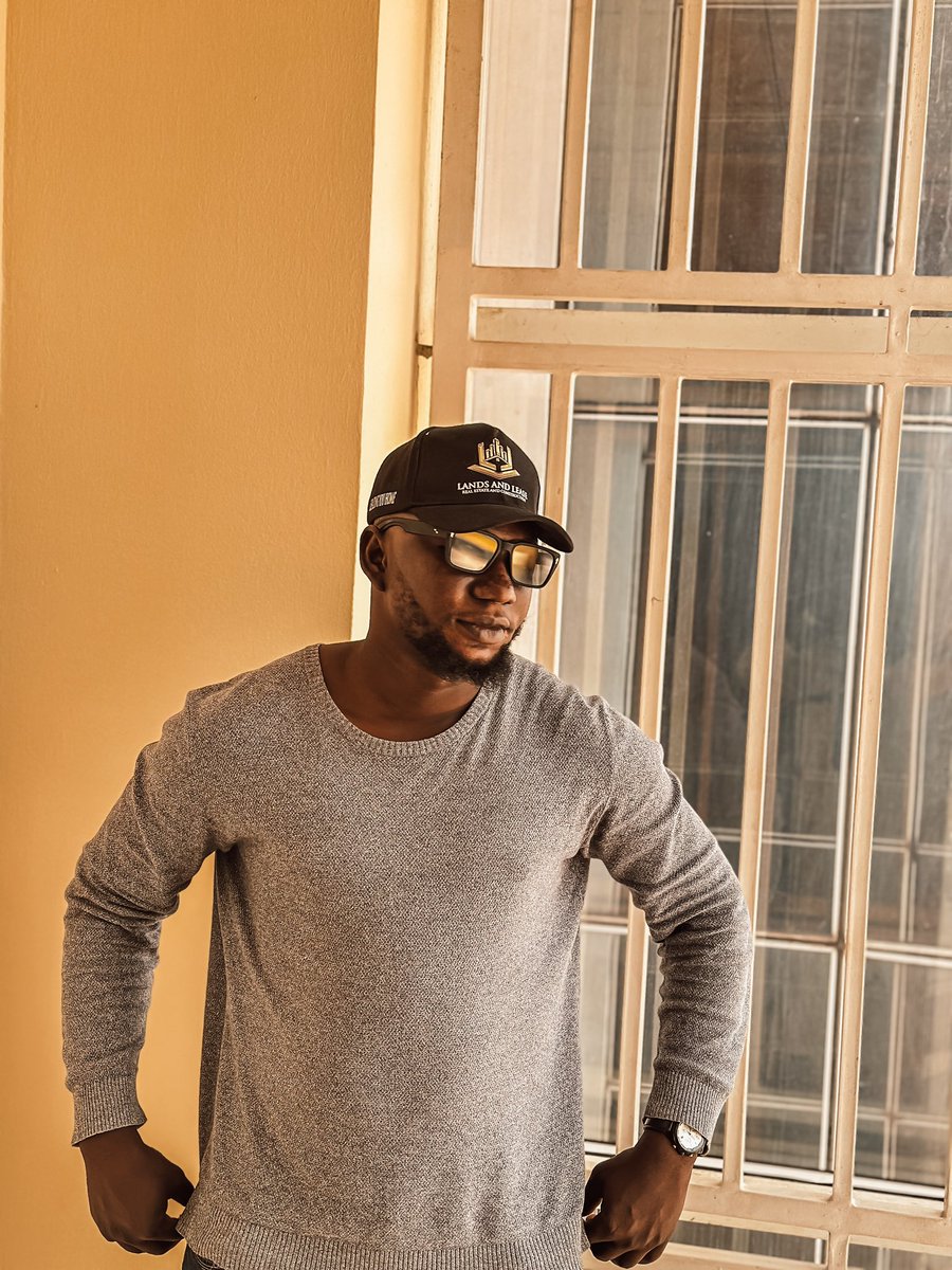 callmeumk's tweet image. Every building starts with a vision. It’s not just about the walls but the lives we help shape. Each step brings us closer to creating spaces where dreams come true. #BuildingDreams #CreatingSpaces #RealEstateJourney #LandsAndLease #VisionToReality