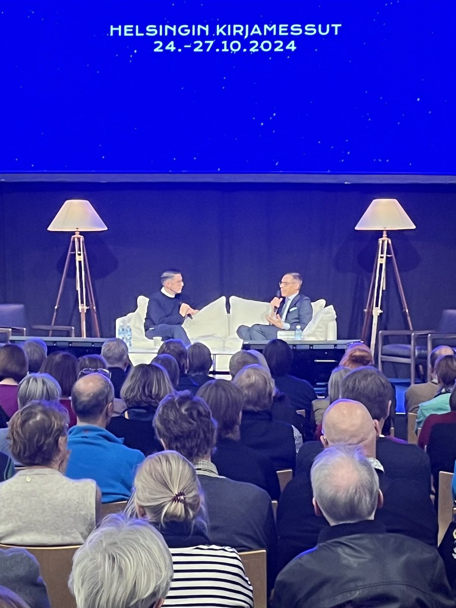 kholkki's tweet photo. Taipumuksenamme on ylirationalisoida historiaa, ylidramatisoida nykyhetkeä ja aliarvioida tulevaisuutta. Presidentiltä hyvä kiteytys. #kirjamessut https://t.co/F8dg9sM4H7