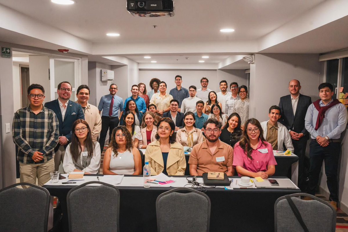 CarlosRuizEC's tweet photo. #EcuadorDelDuturo  Fue un placer haber participado y compartido con colegas jóvenes activistas y profesionales del más alto nivel. 

En Ecuador hay capacidad y voluntad, una vez articulados nuestras iniciativas tendrán más alcance.

@agendacaf @chrisasinelli @PattyAlbortaCAF https://t.co/9ngDOlahrw