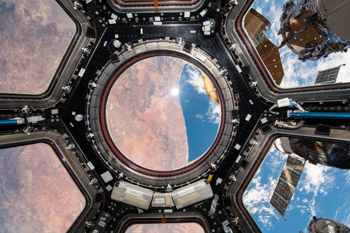 NASAJohnson's tweet photo. #ViewFromAbove: Earth is mesmerizing 🌎

Astronauts use the space station’s cupola, or “window to the world,” to relax and take in the view, photograph Earth, and carry out robotics activities. https://t.co/zGoJjIwSKf