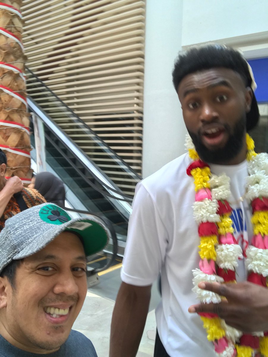 dikoart's tweet photo. @FCHWPO Happy Bday Champ ☘️🏆 Admire your work on and off the court 👍🏼 Lets Get Banner 19 this season ☘️☘️☘️ https://t.co/BDttM6WK4m