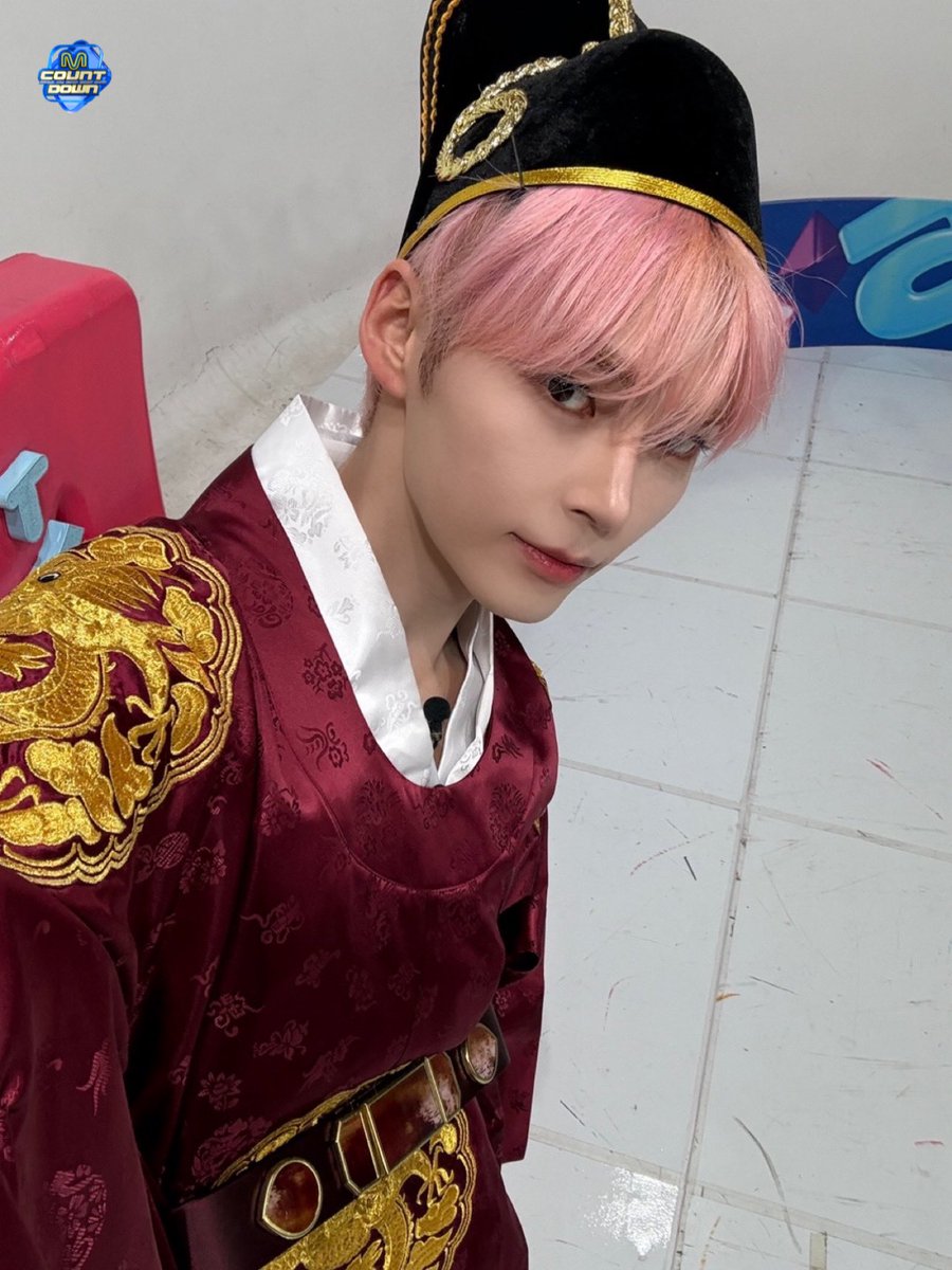MnetMcountdown's tweet photo. °•·✿◡̈* 𝐌𝐎𝐍𝐓𝐇𝐋𝐘 𝐌𝐂𝐃 𝐏𝐈𝐂𝐊 ꕤ*.ﾟ

킹한빈 얼굴로 
만들어진 나라가 있습니다 
그 나라 이름은
주상 전하 용안이 살벌하공화국입니다

🐱킹한빈 보러가기
☘️ https://t.co/rpm1ZFSxQZ

#MCOUNTDOWN #엠카운트다운
#MONTHLY_MCD_PICK #먼슬리엠카PICK
#성한빈 #SUNGHANBIN #ZEROBASEONE