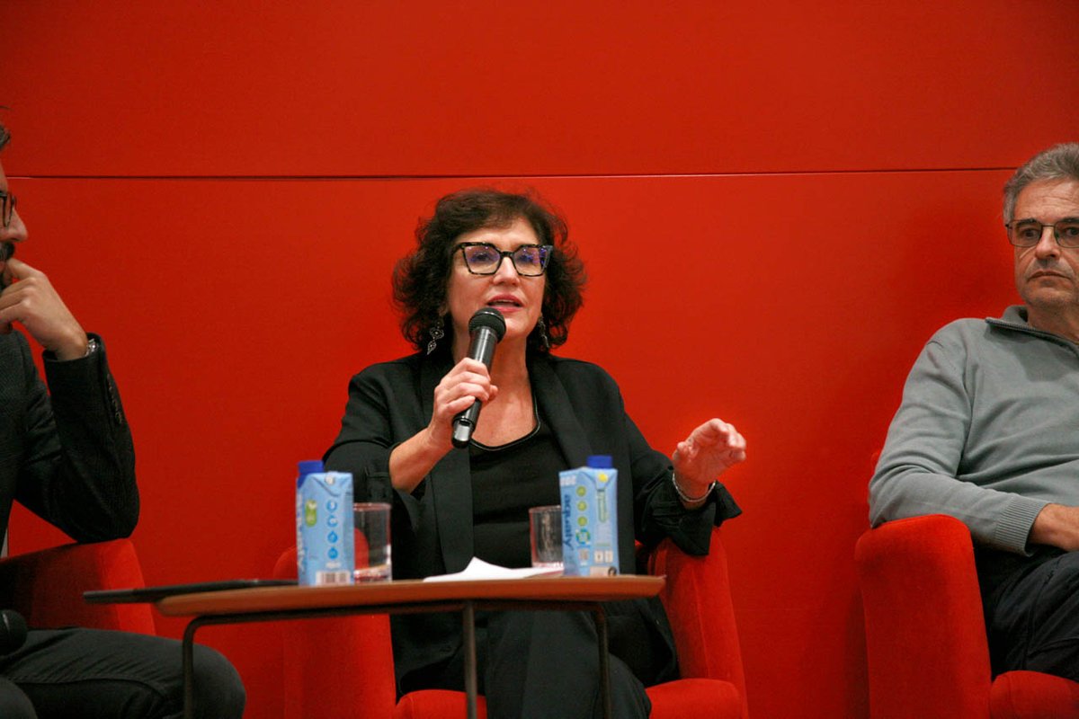 BlaBlaLAB.eu (@blablalab_clima) on Twitter photo 🧵/3
Este 23 de octubre en Madrid, fue especial. Practicamos allí la idea que defendemos: conversar a pesar de tener perspectivas diferentes. En la mesa central participaron <a href="/Guzmansanch/">Guzmán Sánchez</a> (#ECF), <a href="/mario_rod_var/">Mario Rodríguez</a> (<a href="/ecodes/">ECODES</a>), <a href="/ipeleteiro/">isabel Peleteiro</a> (<a href="/IMOPInsights/">IMOP Insights</a>) y <a href="/valentinam/">Valentina Martinez, PhD</a> (<a href="/EspanaOikos/">Oikos España</a>) 🧵/3
Este 23 de octubre en Madrid, fue especial. Practicamos allí la idea que defendemos: conversar a pesar de tener perspectivas diferentes. En la mesa central participaron <a href="/Guzmansanch/">Guzmán Sánchez</a> (#ECF), <a href="/mario_rod_var/">Mario Rodríguez</a> (<a href="/ecodes/">ECODES</a>), <a href="/ipeleteiro/">isabel Peleteiro</a> (<a href="/IMOPInsights/">IMOP Insights</a>) y <a href="/valentinam/">Valentina Martinez, PhD</a> (<a href="/EspanaOikos/">Oikos España</a>)