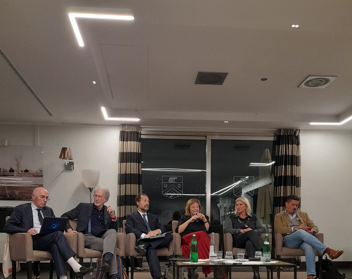 I DIALOGHI DEL CRE " L'America che verrà : cosa è in gioco il 5 novembre" - mercoledì 23 ottobre ore 18.30 .Analisi degli Swing States,impatto delle elezioni americane sulla politica estera , dati e analisi, ruolo della tecnologia, cyber security.