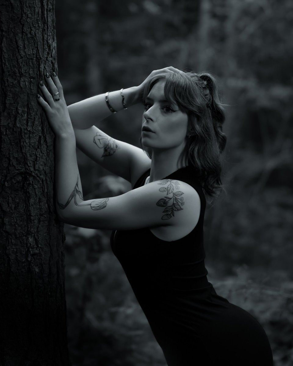 firstadekit's tweet image. The Forest is dark; The moment you think that you're lost in the woods, then you are.

#halloween #spookyseason #seasonofthewitch #sonyalpha #birminghamphotographer #0121portraits #purpleport #ukportraits