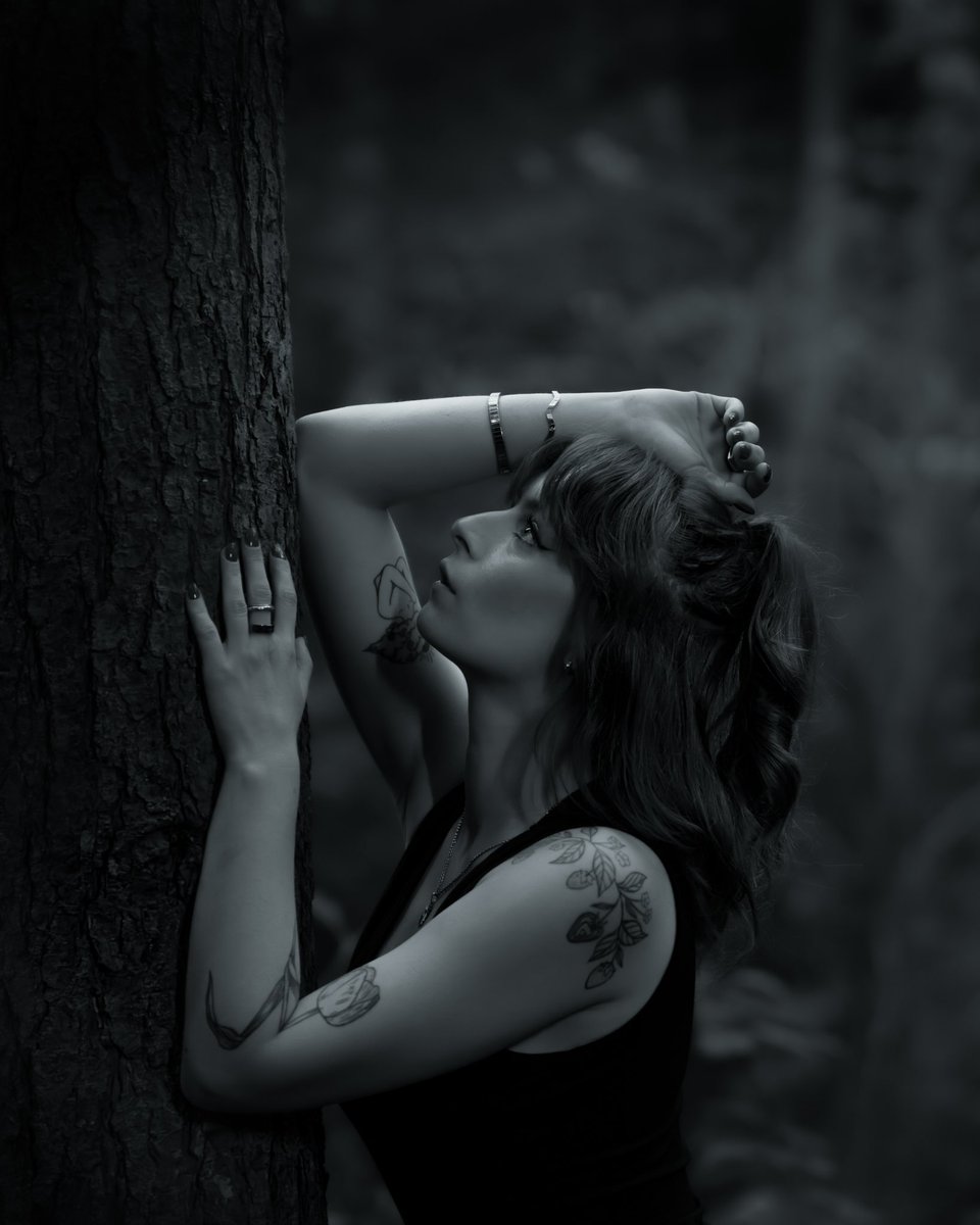 firstadekit's tweet image. The Forest is dark; The moment you think that you're lost in the woods, then you are.

#halloween #spookyseason #seasonofthewitch #sonyalpha #birminghamphotographer #0121portraits #purpleport #ukportraits