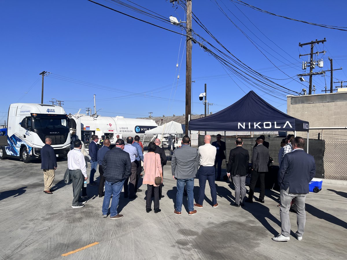 We connected with industry leading fleet operators and customers at the invite-only ACT Fleet Forum to explore the latest in clean transportation. Attendees capped off the day with an exclusive tour of our HYLA station in Long Beach, a glimpse into what hydrogen refueling looks