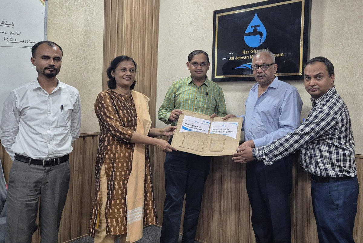 #Highlight | In a bid to secure sustainable water supply for the future generations, #JJMAssam signed two MoUs today. 

The first MoU was signed between JJM, Assam and the Centre for Microfinance and Livelihood (CML) while the other was signed between JJM, Assam and Water