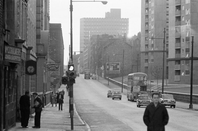 DennistounStyle's tweet photo. Duke Street looking west. Old photo tweeted by @oakroyd (#glasgowchronicles). Recent photo taken 5 minutes ago! Spot the differences! 👀 #glasgow #dukestreetglasgow #thegreateasternhotel #lookingwest #drygate #ladywell #dennistounstyle https://t.co/SPkqKLKGXb