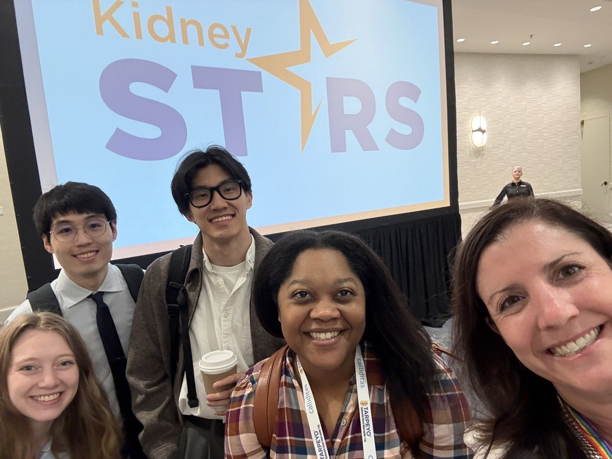 anna_burgner's tweet photo. Kidney Stars medical student group at #kidneywk! https://t.co/M0Nx16UKMV