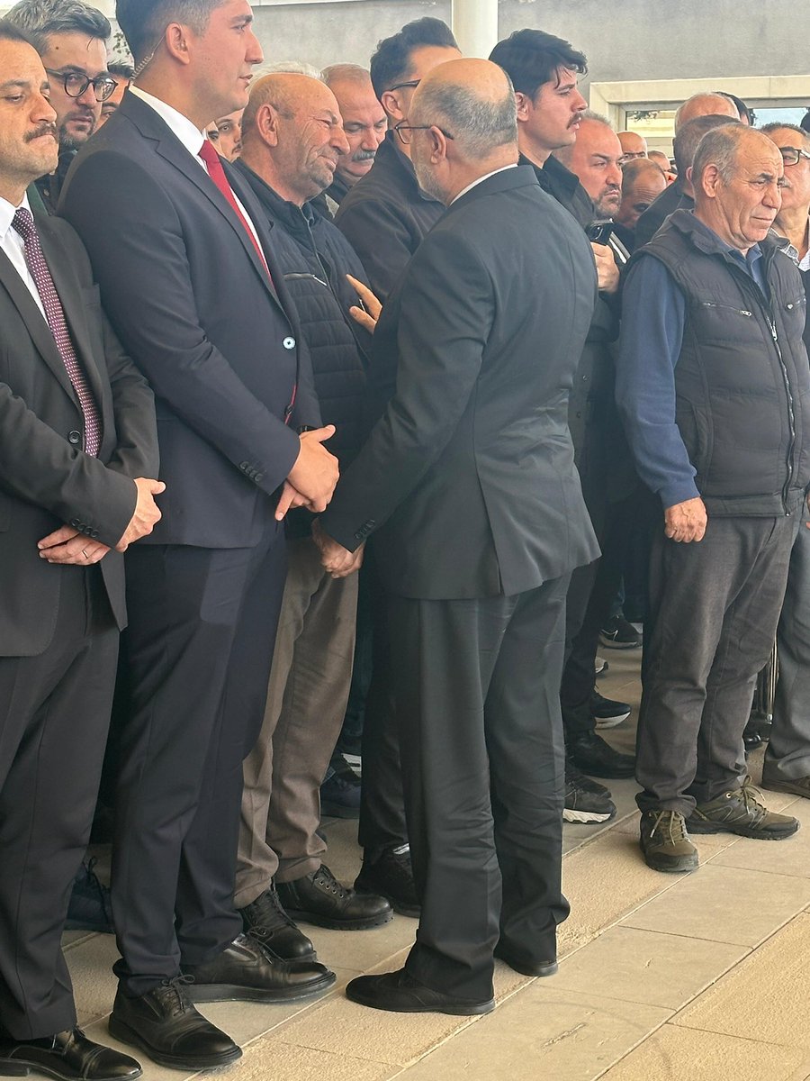 TUSAŞ Kahramankazan tesislerine yönelik düzenlenen menfur terör saldırısında; teröristlerle çatışarak şehit düşen güvenlik amiri Atakan Şahin Erdoğan’ı rahmeti rahmana tevdi ettik.

Allah rahmet eylesin.
Mekânı cennet, makamı âli olsun.

Aziz milletimizin başı sağ olsun.