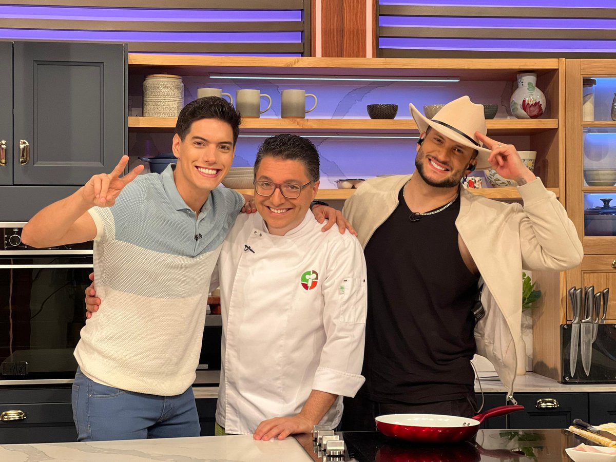 Esta mañana en #PortadasAlDía 🧡 nuestro querido chef <a href="/Merlingessen/">Merlin Gessen</a> 🙌🏻 nos enseñó a hacer un rico brunch para compartir el fin de semana en familia ✨ mientras disfrutas de la transmisión de #Venevision 📺