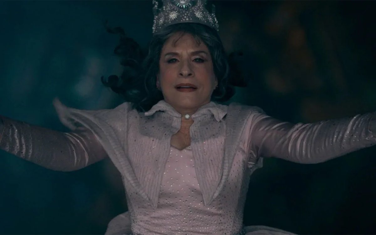 JarettSays's tweet photo. And that, dear children, is what you hire Patti Lupone to do!!! 

She deserves to win her FIRST (?!?) Emmy for that truly remarkable performance in #AgathaAllAlong Ep 7 https://t.co/pZmpWNyX7o