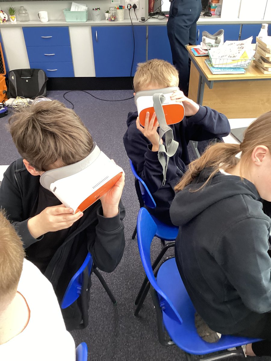 raeburnprimary's tweet image. Year 6 pupils have enjoyed a VR headset experience day.  They created amazing World War II videos.
@hiimpactDave 
#raeburnyear6
#raeburncomputing