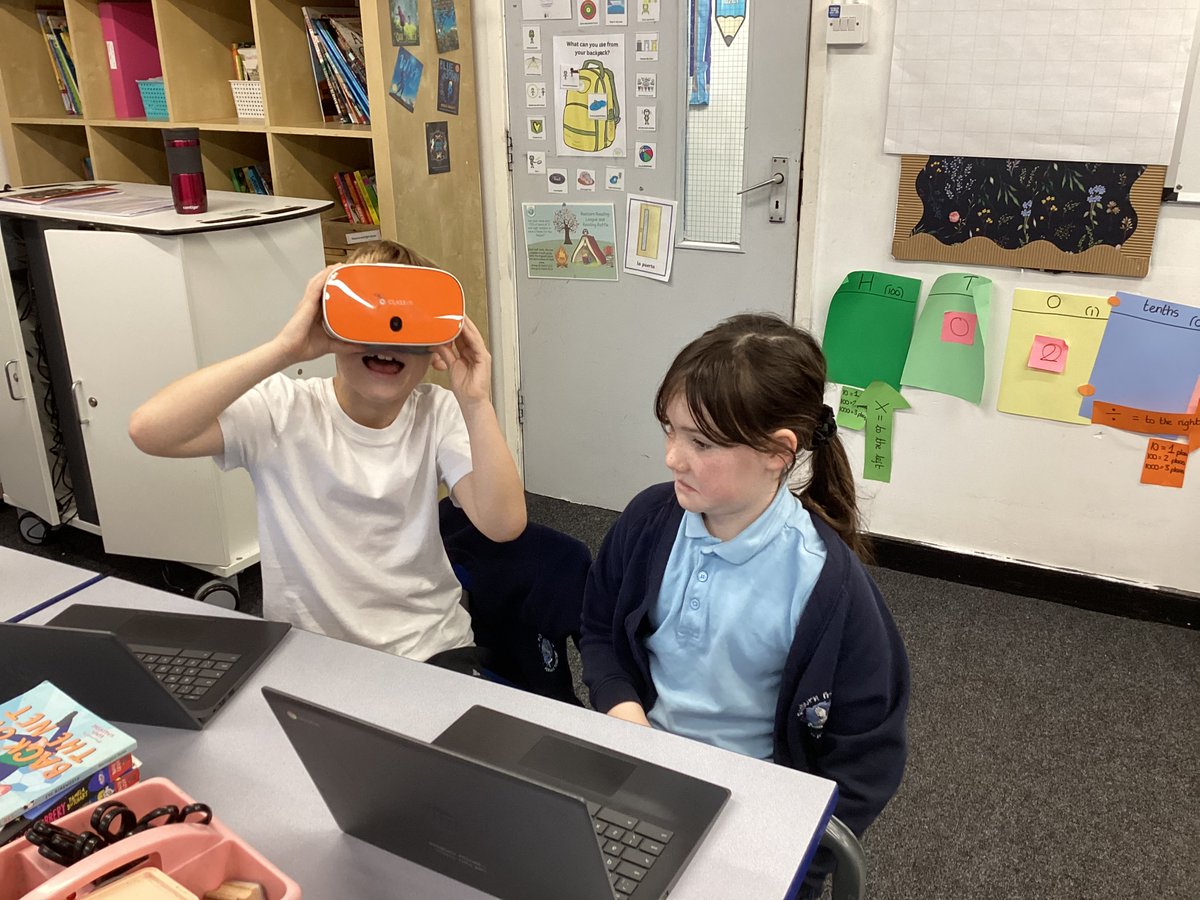 raeburnprimary's tweet image. Year 4 have created videos about the digestive system.  An enjoyable morning was spent experiencing the VR headsets. 
@hiimpactDave 
#raeburnyear4
#raeburncomputing