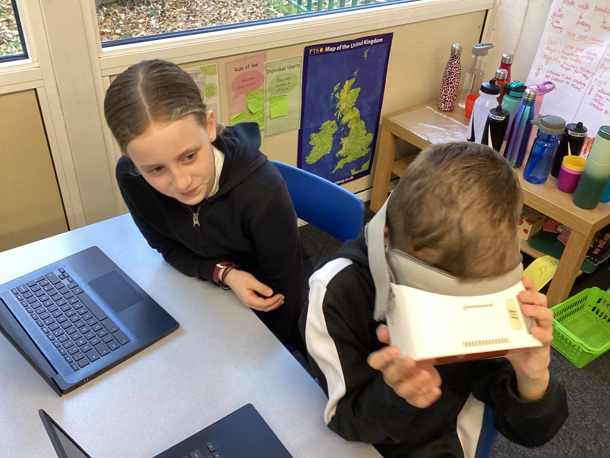 raeburnprimary's tweet image. Year 4 have created videos about the digestive system.  An enjoyable morning was spent experiencing the VR headsets. 
@hiimpactDave 
#raeburnyear4
#raeburncomputing