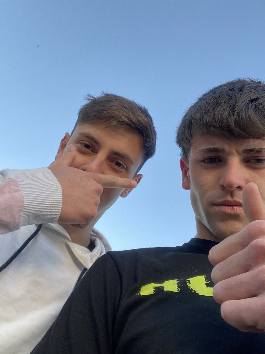 Hoy el cielo esta de fiesta😇, feliz cumpleaños hermano mio, te extraño todos los dias❤️