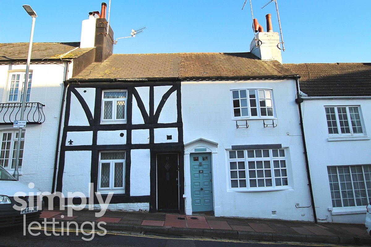 simplylett's tweet photo. #ToLet A charming two bed Cottage style #House in the heart of #Brighton - £1,750pcm! VIDEO TOUR: https://t.co/rloUsCsneM PROPERTY DETAILS: https://t.co/gkJ4I2xkr2 Call 01273 729 000 to view! #Lettings #Property #SimplyLettings https://t.co/Ddj2ndMvk3