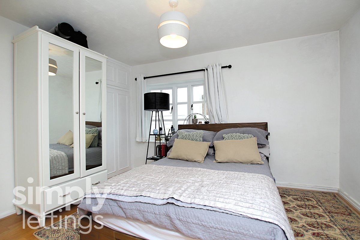 #ToLet A charming two bed Cottage style #House in the heart of #Brighton - £1,750pcm! VIDEO TOUR: youtube.com/watch?v=R3Rx3x… PROPERTY DETAILS: simply-lettings.co.uk/property/marlb… Call 01273 729 000 to view! #Lettings #Property #SimplyLettings