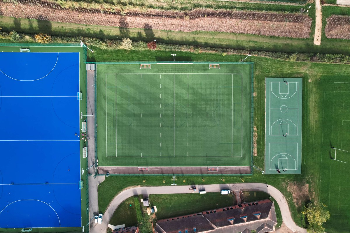 We took advantage of the quiet morning for some autumnal shots of our fantastic sport facilities 🍁🌞 Read more about New Hall's Sport provision here: newhallschool.co.uk/senior-school/…