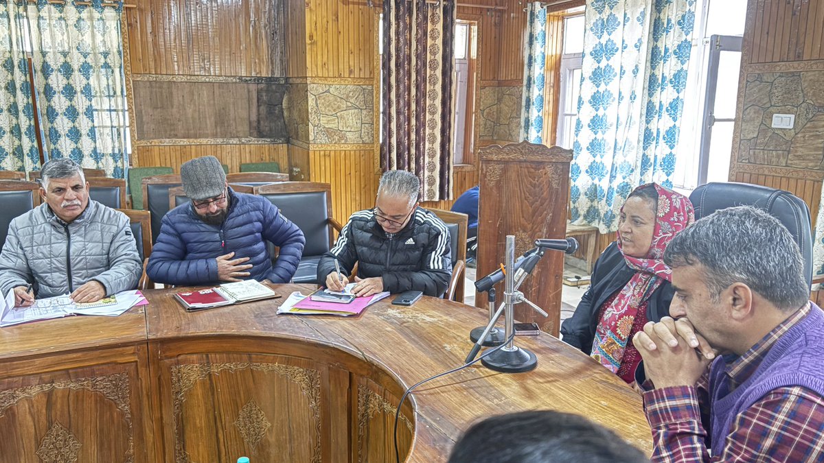 SdmGurez's tweet photo. Honble Minister for education ,Higher Education,medical and health education and Social Welfare Madam Sakeena Itoo visited Gurez today
@dicbandipora @dcbandipora https://t.co/2wXTM4y7CJ