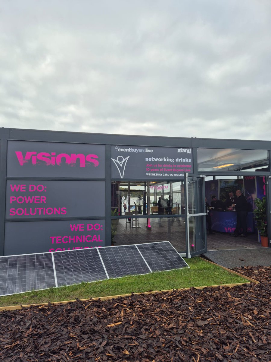 StandOut magazine tweet media