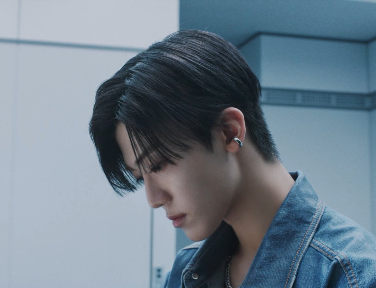 the813Degrees's tweet image. อมก กุร้องไห้อะ ลุคพี่แจมินดีมากกกกกก ใส่เสื้อยีนส์แล้วเจาะหู ทรงผมโคตรเท่ ไอเหี้ยยยยยย