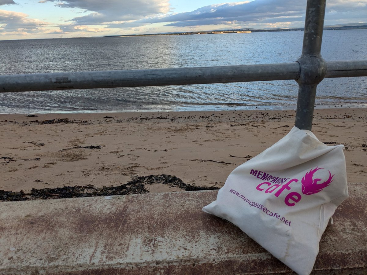 Where was the Menopause Cafe bag today?
menopausecafe.org/shop/
Clue: pink sand with distinctive landmark across the water
#MenopauseBagOnTour
#MysteryLocatiom