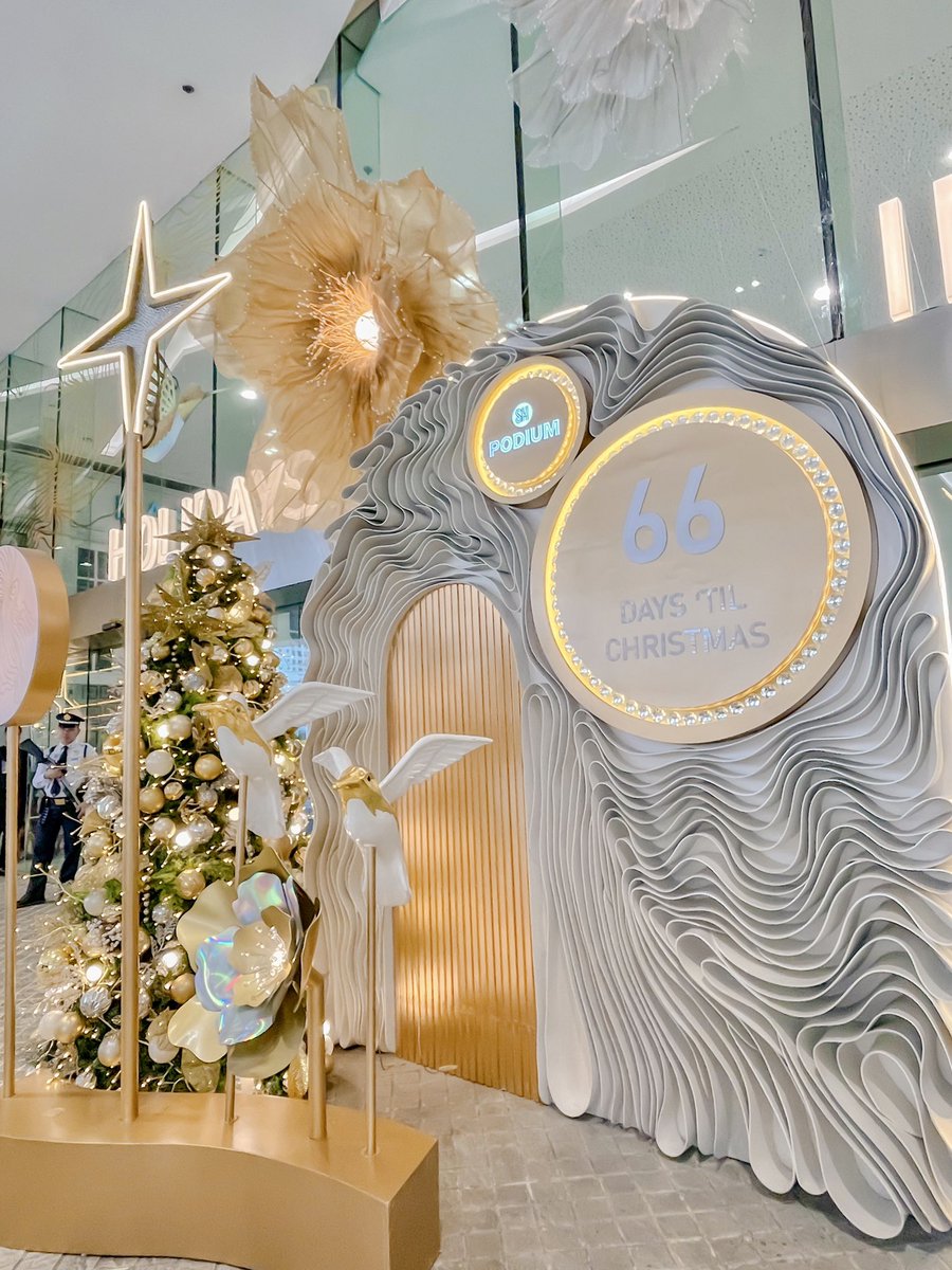 kunjunim's tweet image. Strolling through the stunning Podium mall, all decked out in festive gold and cream Christmas decor. 🎄✨ Feeling the holiday magic! #PodiumMall #ChristmasVibes #HolidayDecor #GoldAndCream #FestiveFeels #HolidayMagic #ManilaSights