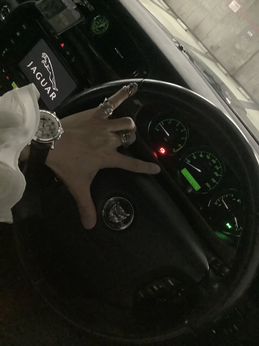 JagNeko350R's tweet photo. さぁ 待たせたな、ここからはお前との時間だ𓃬🇬🇧
#Jaguar
#JAAAAG
#ナイトドライブ
#深夜徘徊 https://t.co/jhi6S6pHei