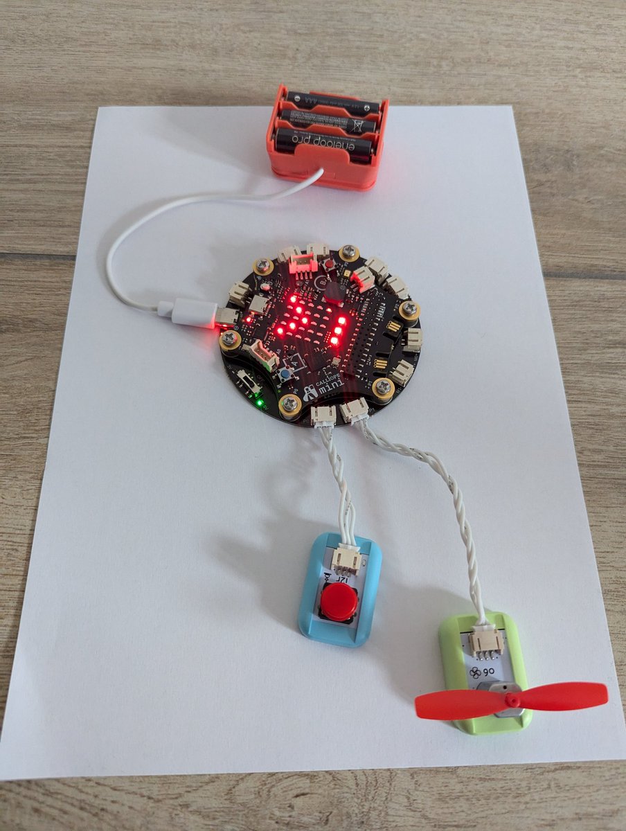 Das Boson-Kit für den CalliopeMini 3 ist angekommen und es funktioniert auch gut, mit der Anleitung ist es sehr einfach umzusetzen. Noch eine Frage an <a href="/CalliopeMini/">Calliope</a>: Wann wird die Boson-Erweiterung bei MakeCode verfügbar sein? Oder übersehe ich die Erweiterung? #calliopemini