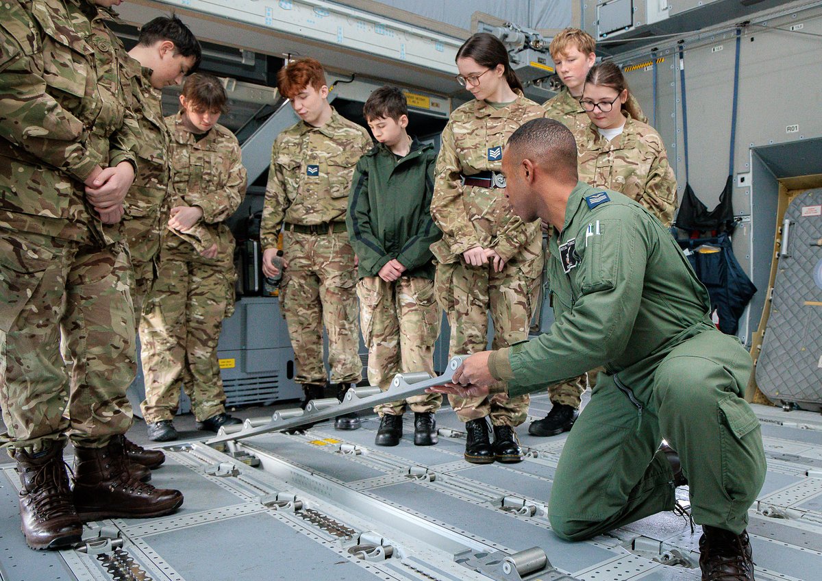 RAF Brize Norton tweet media