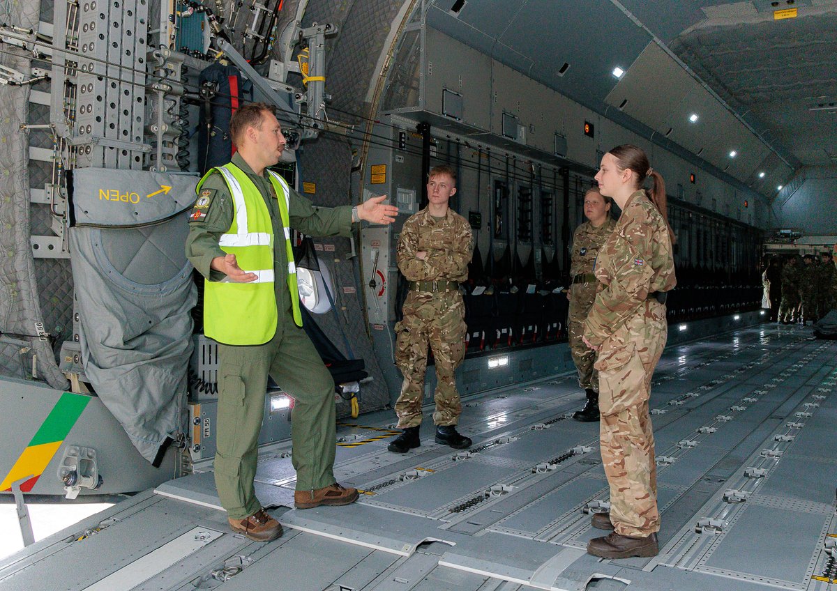 RAF Brize Norton tweet media