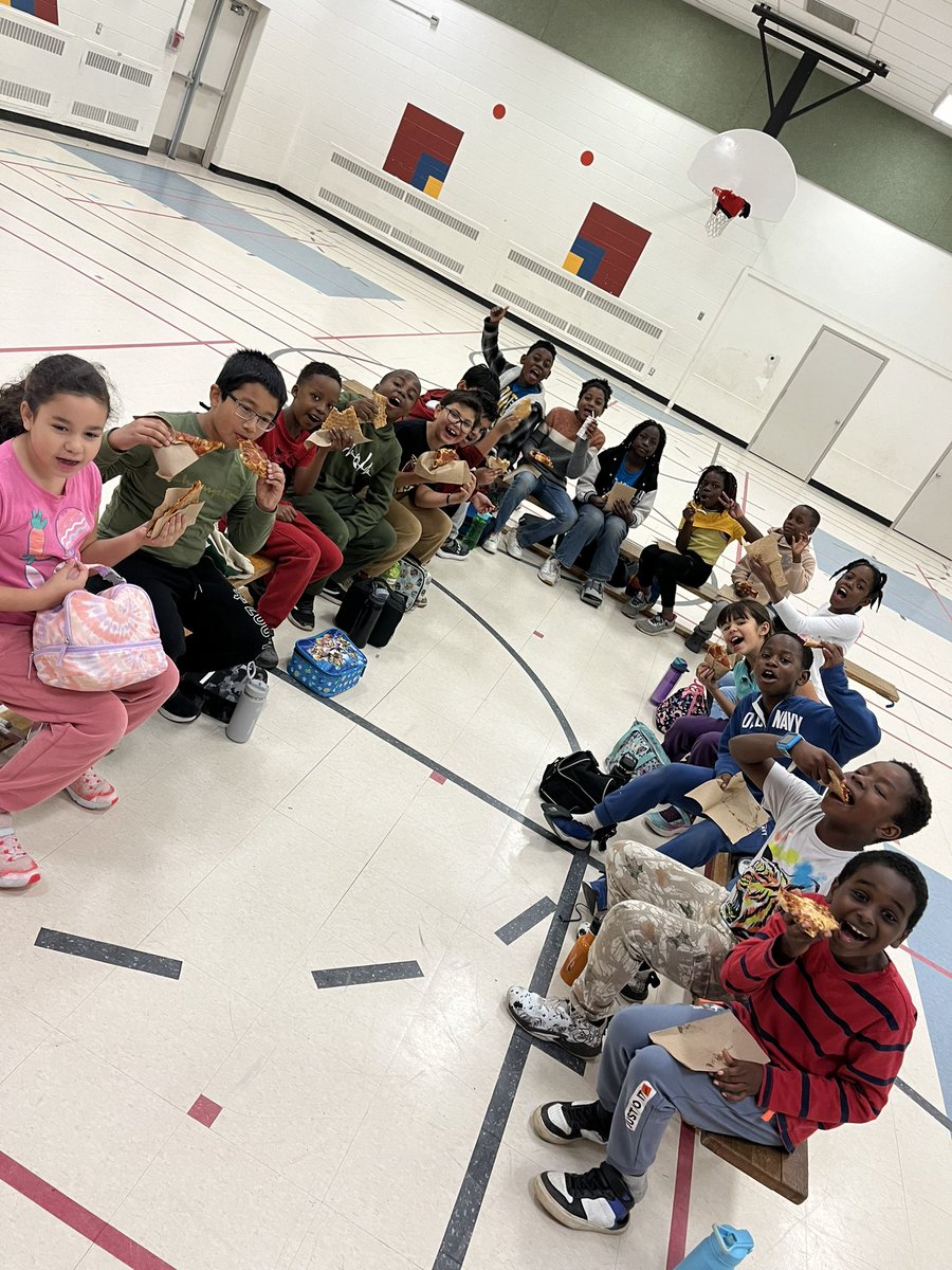 A pizza party thanks to the Terry Fox Committee - So proud of these Eagles for raising the most money among all the junior class for the Terry Fox Fundraiser 🏃🏽🤍 🍕 <a href="/StElizabethOCSB/">St. Elizabeth School</a>