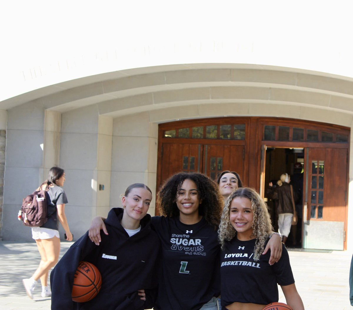 Loyola Women's Basketball tweet media