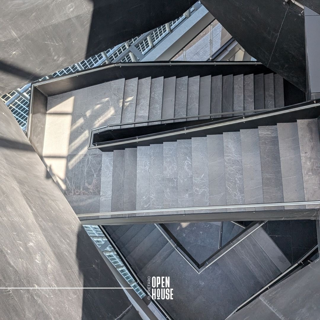 Descubre el Centro de Innovación y Tecnología en Open House Querétaro 2024. Visita BLOQUE, explora la innovación y creatividad en este lugar emblemático. Sábado 26 de octubre, 5:00 PM. Reserva tu lugar ahora, recuerda que es entrada gratuita.