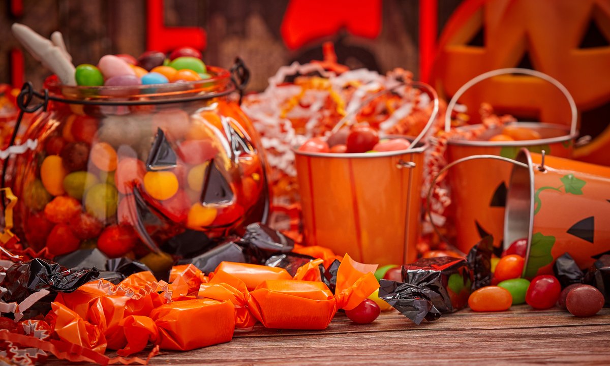 Williethekid's tweet photo. Candy corn: love it or hate it?  The ultimate Halloween candy debate is on! What’s your go-to Halloween treat? https://t.co/6pH5U5HM2w