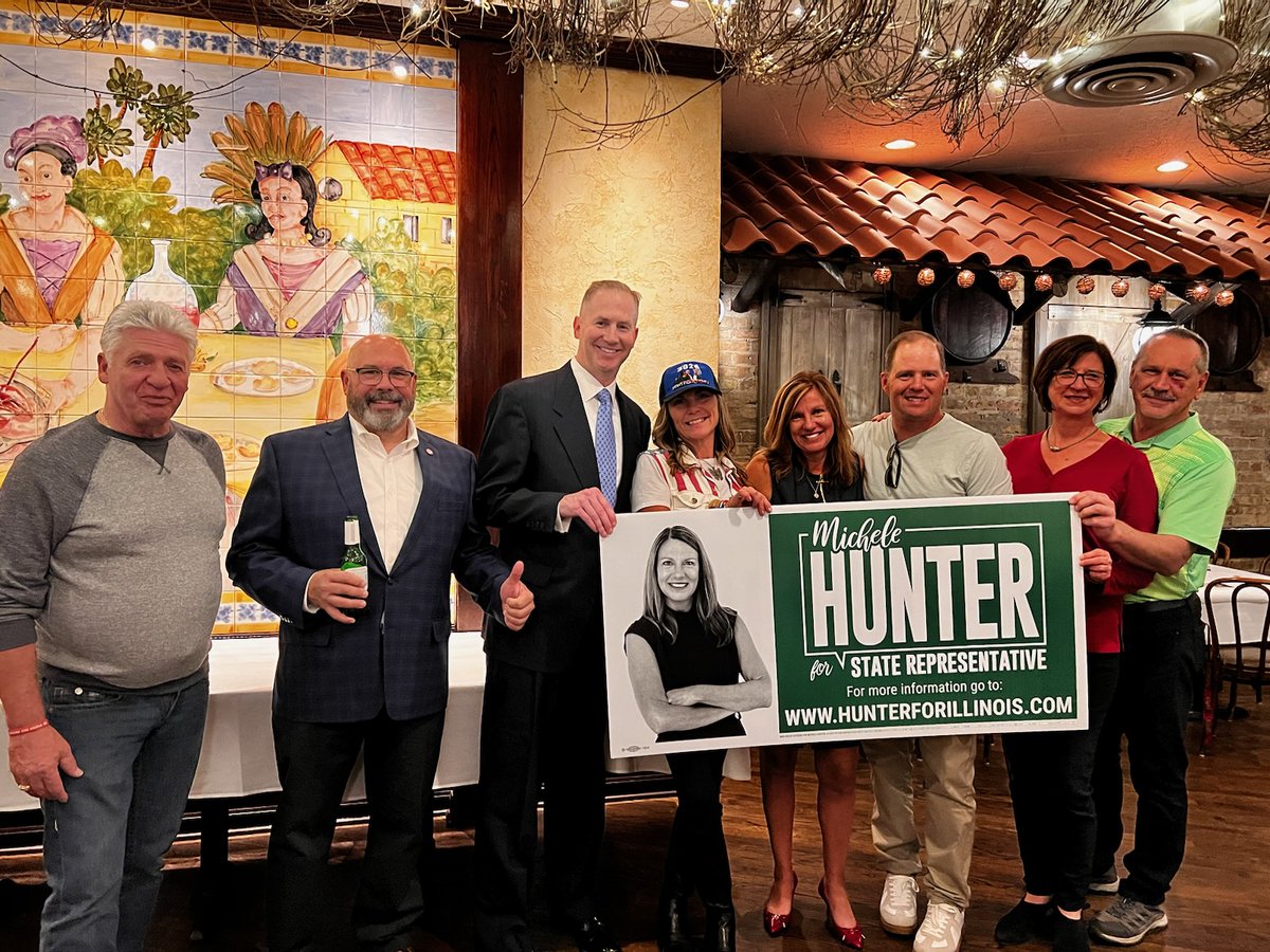 hunter4staterep's tweet photo. 𝑻𝑯𝑨𝑵𝑲 𝒀𝑶𝑼 to everyone that showed up on Tuesday evening for Michele's final Fundraising event! Your support means so much to Michele and our campaign! ⭐️ Now get out there and spread the word and let's get her to SPRINGFIELD!!!
👉 https://t.co/z5XxOLfo6b https://t.co/9or7iV9TWf