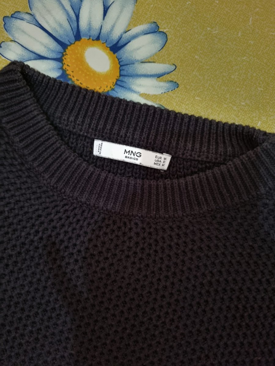 pratamamam's tweet image. #wts #preloved #prelovedsweater

Jual sweater wanita crewneck rajut/knit 
Brand MANGO
Warna hitam 
Size M
📍COD Malang
79k aja, bisa oren

DM for more info yaa
#zonauang #zonajajan