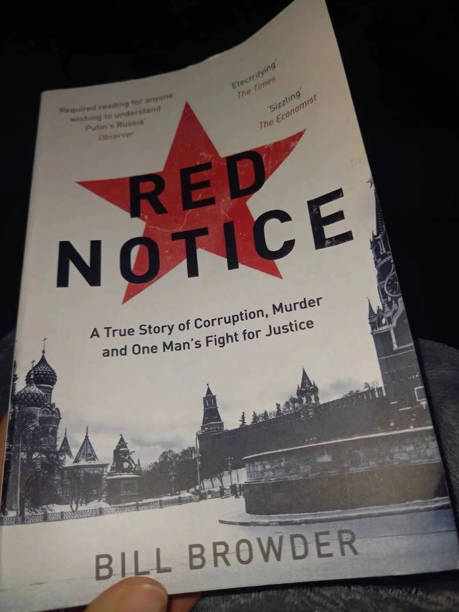 Terminr_____AS's tweet image. 읽기 시작하자마자 손을 놓을 수가 없었어요. 마치 금융 공포영화 같은 느낌이 들어서 가슴이 쿵쾅거렸어요. 작가 빌 브라우더(Bill Browder)는 러시아에서의 개인적인 경험을 바탕으로 한 남자와 한 나라 사이의 지혜와 용기의 싸움에 관한 이야기를 썼습니다.