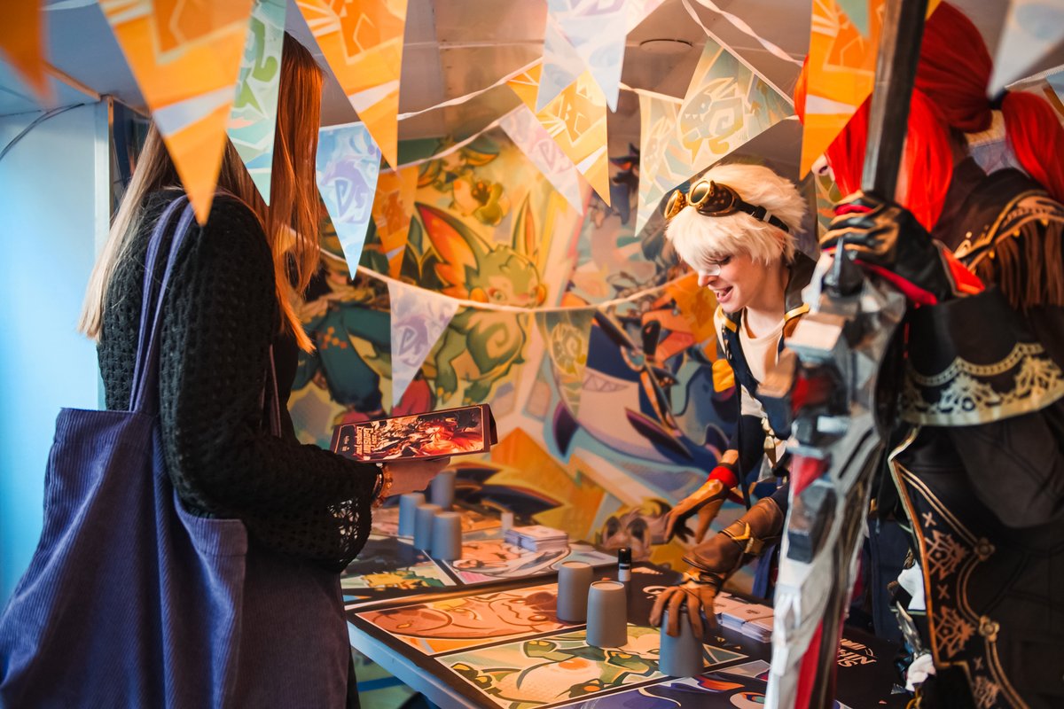 What an incredible day! 📷 We loved seeing all the enthusiastic fans and your amazing cosplays. Can't wait to see more players tomorrow! 📷#GenshinImpact #GenshinCampusTour