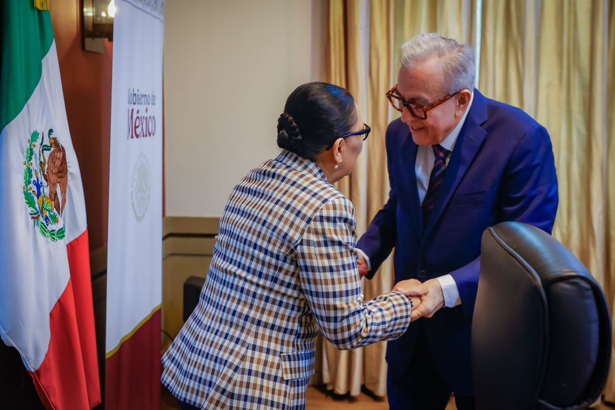 Con la Secretaria de <a href="/SEGOB_mx/">Gobernación</a>, <a href="/rosaicela_/">Rosa Icela Rodríguez Velázquez</a>, reafirmamos el compromiso de trabajar de manera conjunta y emprender acciones para la construcción de la paz en el estado y garantizar la seguridad de las y los sinaloenses. Por su conducto, agradecí a la Presidenta <a href="/Claudiashein/">Claudia Sheinbaum Pardo</a> por