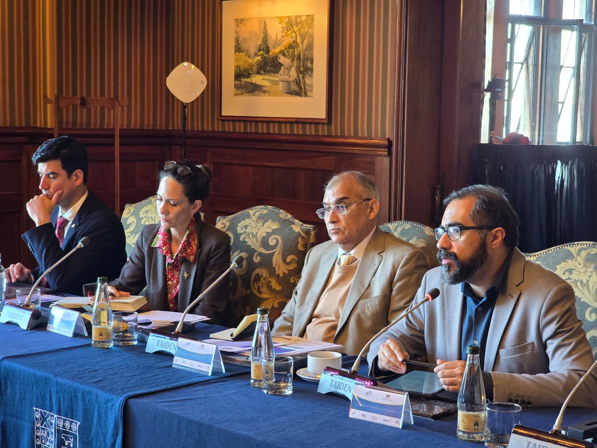 Hoy se desarrolló una nueva sesión del <a href="/CRUCH_cl/">CRUCH</a> en la <a href="/usantamaria/">USM</a>, donde se abordó el proyecto de ley de Presupuestos 2025 y el que busca dar #FINalCAE y que propone un nuevo financiamiento #FES, además de las acciones para el fortalecimiento de la formación de pedagogías.