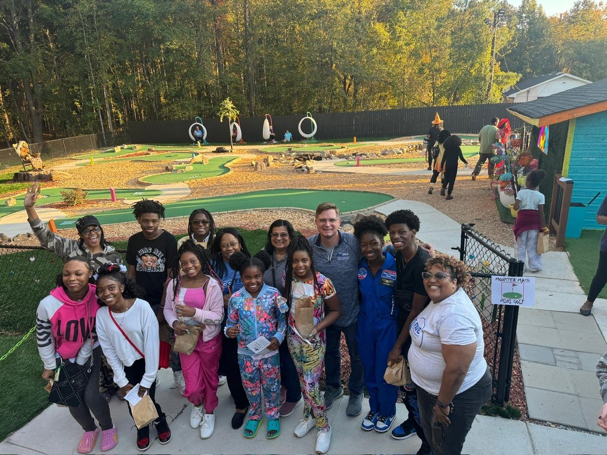 Taylor Barton, Ed.D. (@tbarton42) on Twitter photo Another great <a href="/FCS_FAVE/">Fulton Academy of Virtual Excellence</a> community night last night in Fairburn! Students and staff came together for a night of community and fun! <a href="/alexbatesedu/">Alexandra Bates</a> @CJ_FCS_COS Another great <a href="/FCS_FAVE/">Fulton Academy of Virtual Excellence</a> community night last night in Fairburn! Students and staff came together for a night of community and fun! <a href="/alexbatesedu/">Alexandra Bates</a> @CJ_FCS_COS