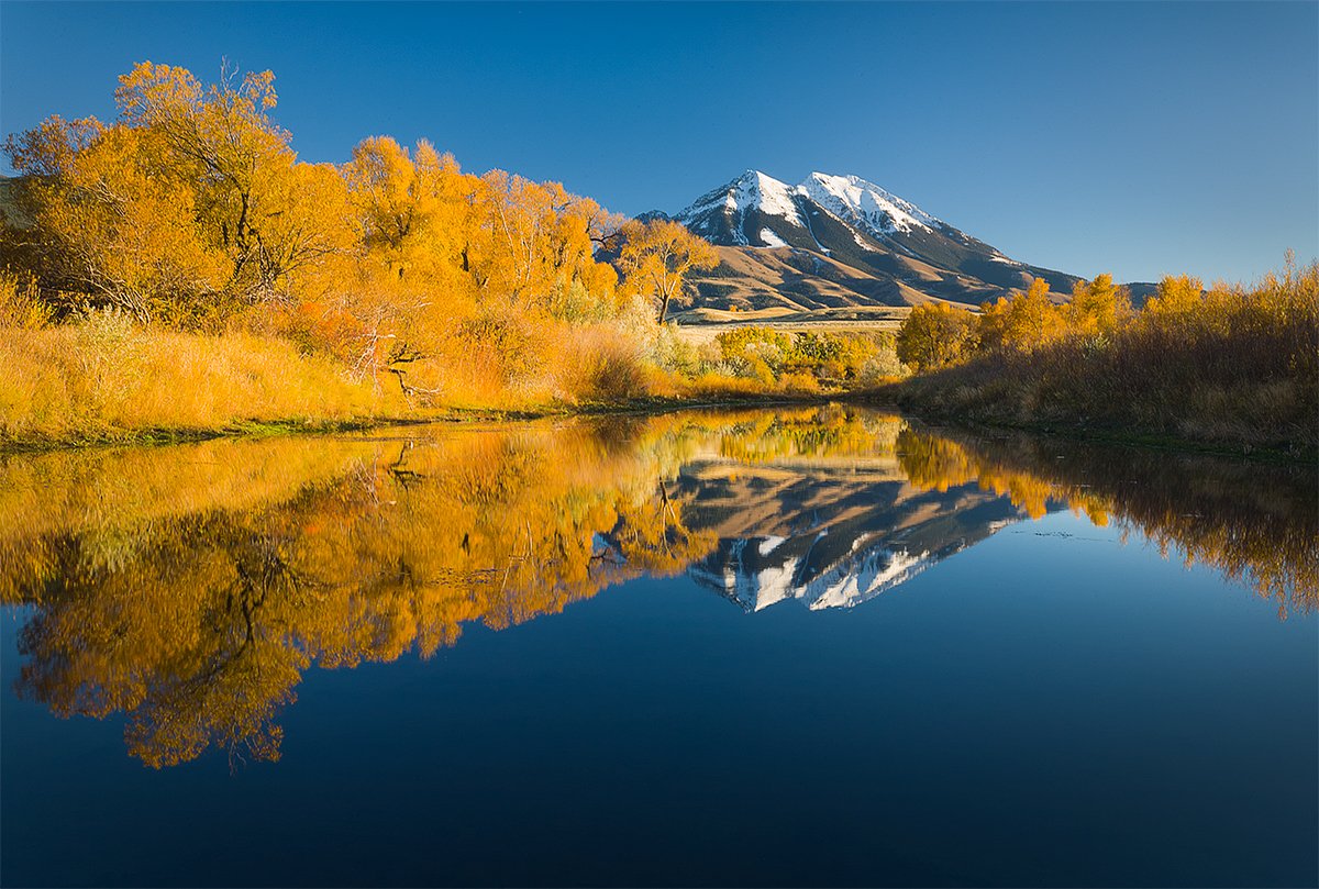 JayWesler's tweet photo. Emigrant Peak Reflections. Emigrant, Montana
#fallreflections #emigrantmt #montana #fallcolors https://t.co/keooSbEoDo