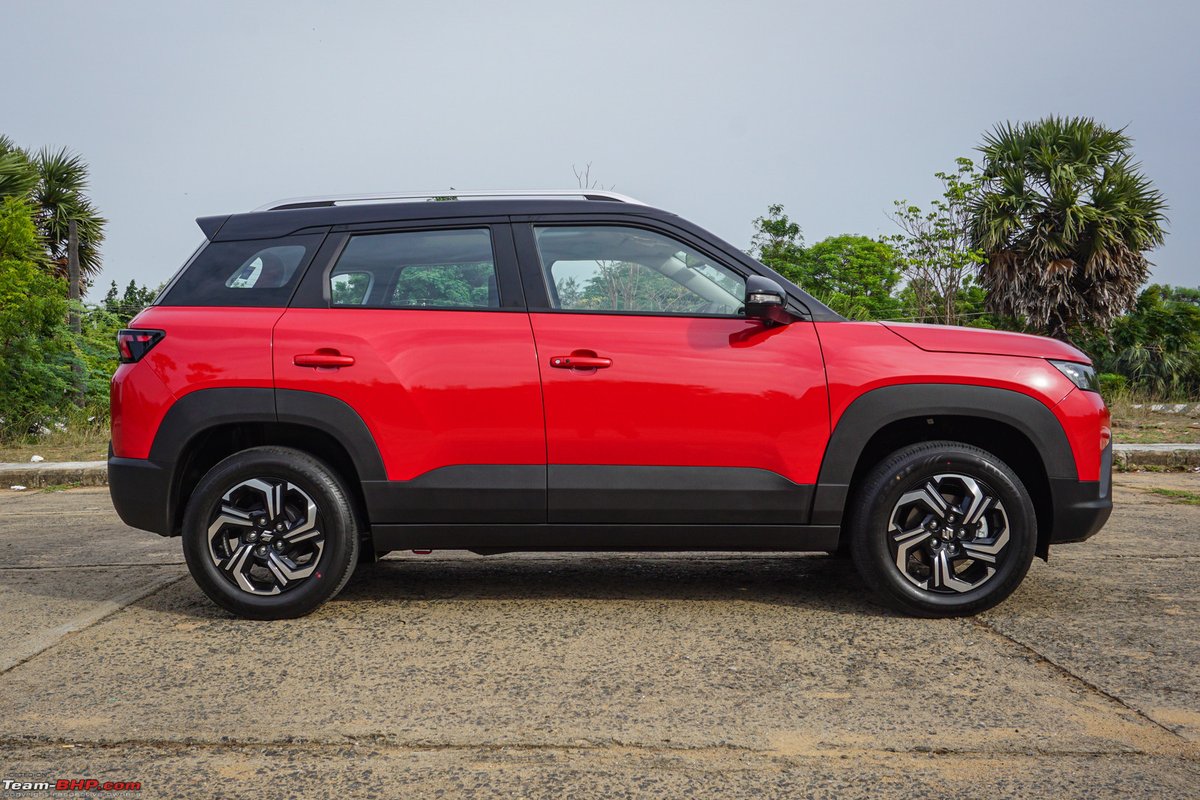 Razique_Khan_'s tweet photo. Reason why Breeza is Segment king in sub 4m SUV segment is clearly proportion. Literally we should give credit to #MarutiSuzuki for that.

● 3XO has worst side profile; Sonet looks not porpotionate; Nexon looks good only in dark edition; Venue give hatchbag feel from side https://t.co/UhMe0kJeo4