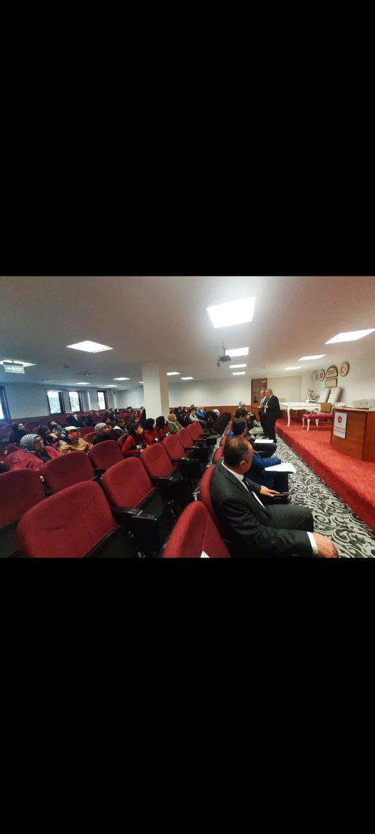 mustafakilicgil's tweet photo. İlçe Müftülüğümüz ile işbirliği içinde düzenlediğimiz liseler arası 40 hadis ezberleme yarışmasına katılan bütün öğrencilerimizi tebrik ederek, ödüllerini takdim ettik.Emeği geçen müftülük personeline ve öğretmenlerimize teşekkür ediyorum. #40Hadis @PursaklarMem https://t.co/KFCrpAvTP1