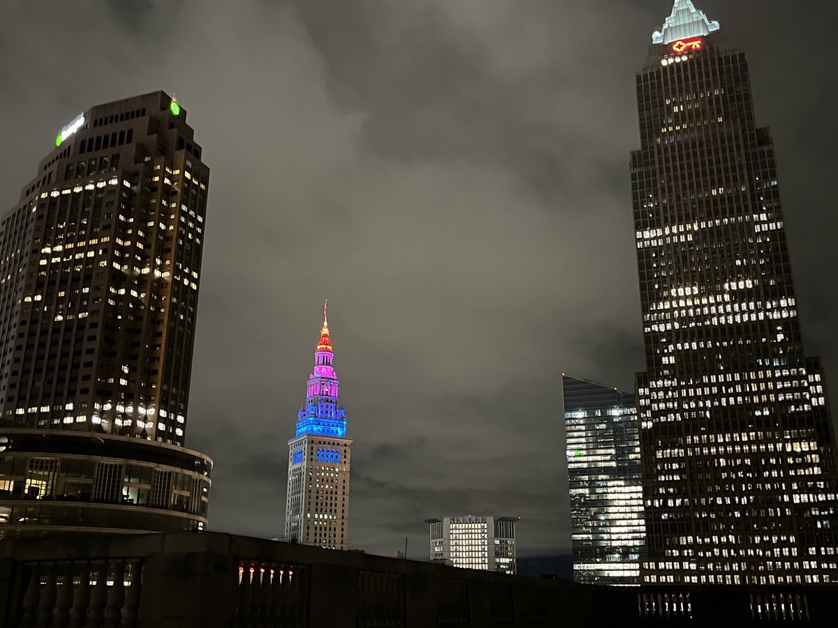 R_Stupka's tweet photo. Gotham City ⁦@TowerLightsCLE⁩ from the roof of the ⁦@Calfee_Law⁩ Building https://t.co/ox1gzmrBMU